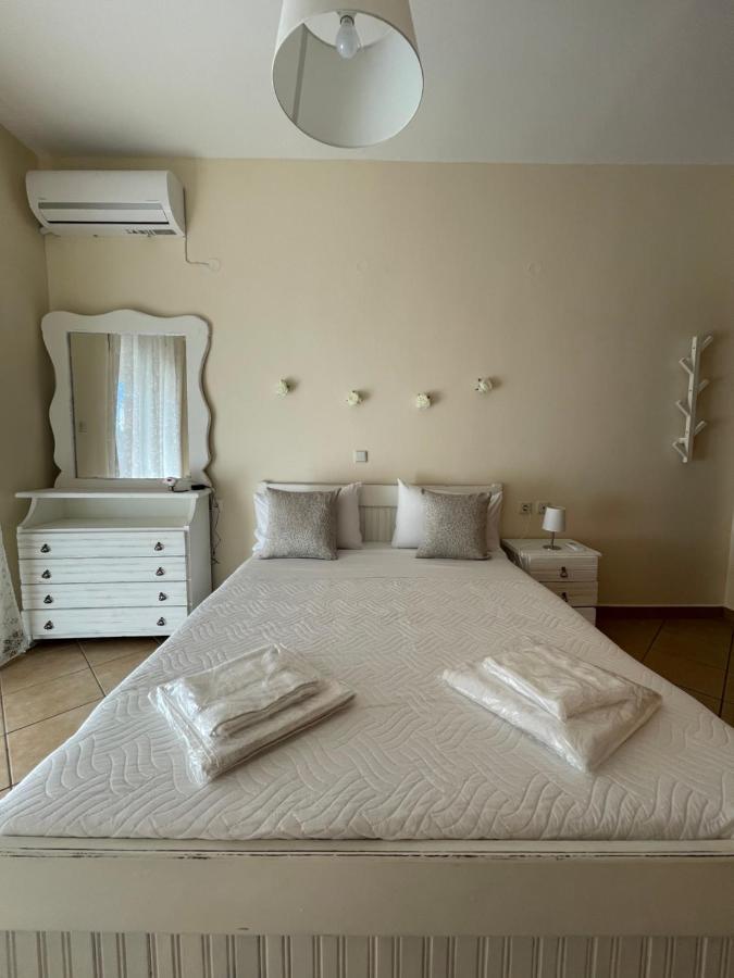 Ouranias Guesthouse Chrissi Akti Chania Exterior foto
